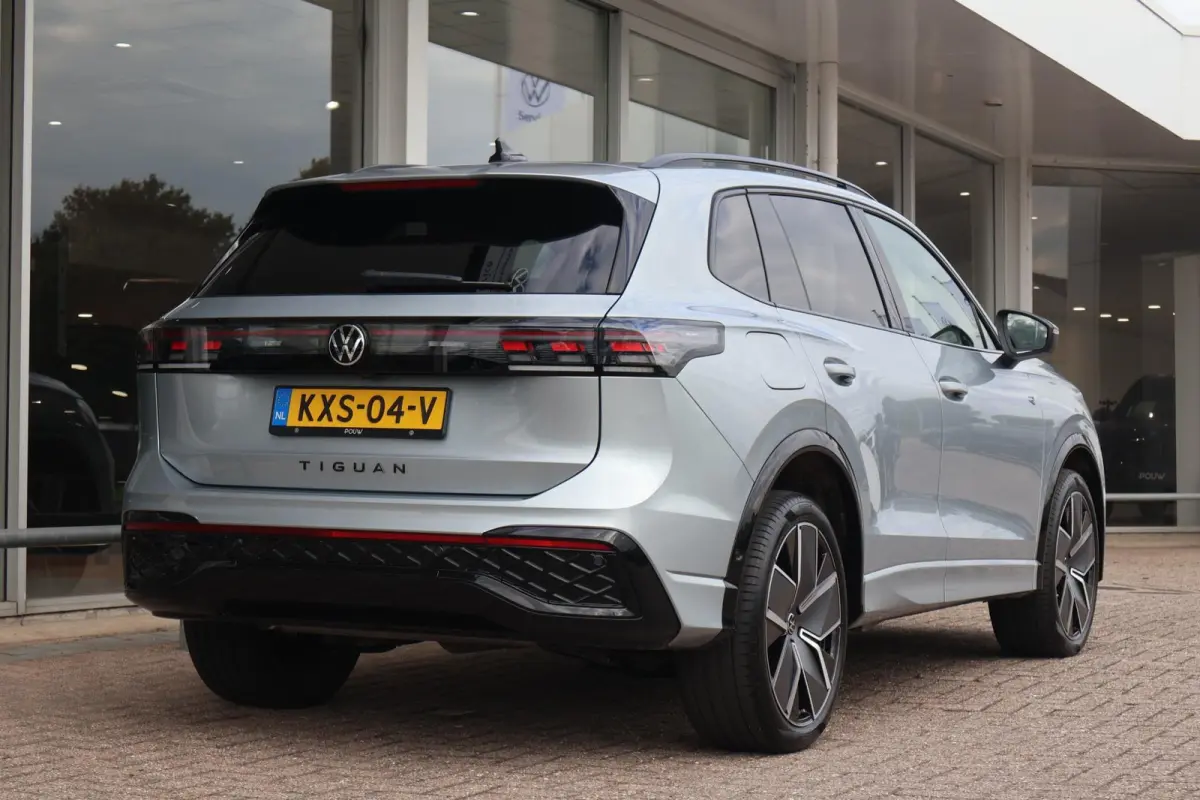 1.5 eHybrid 272pk R-Line | SoH 100% | Trekhaak | 360 Camera | Parkeersensoren