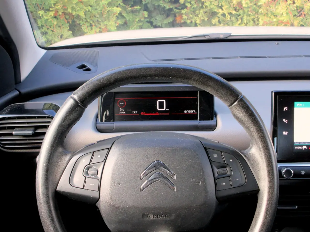 1.2 * Navigatie * Pdc * Carplay *