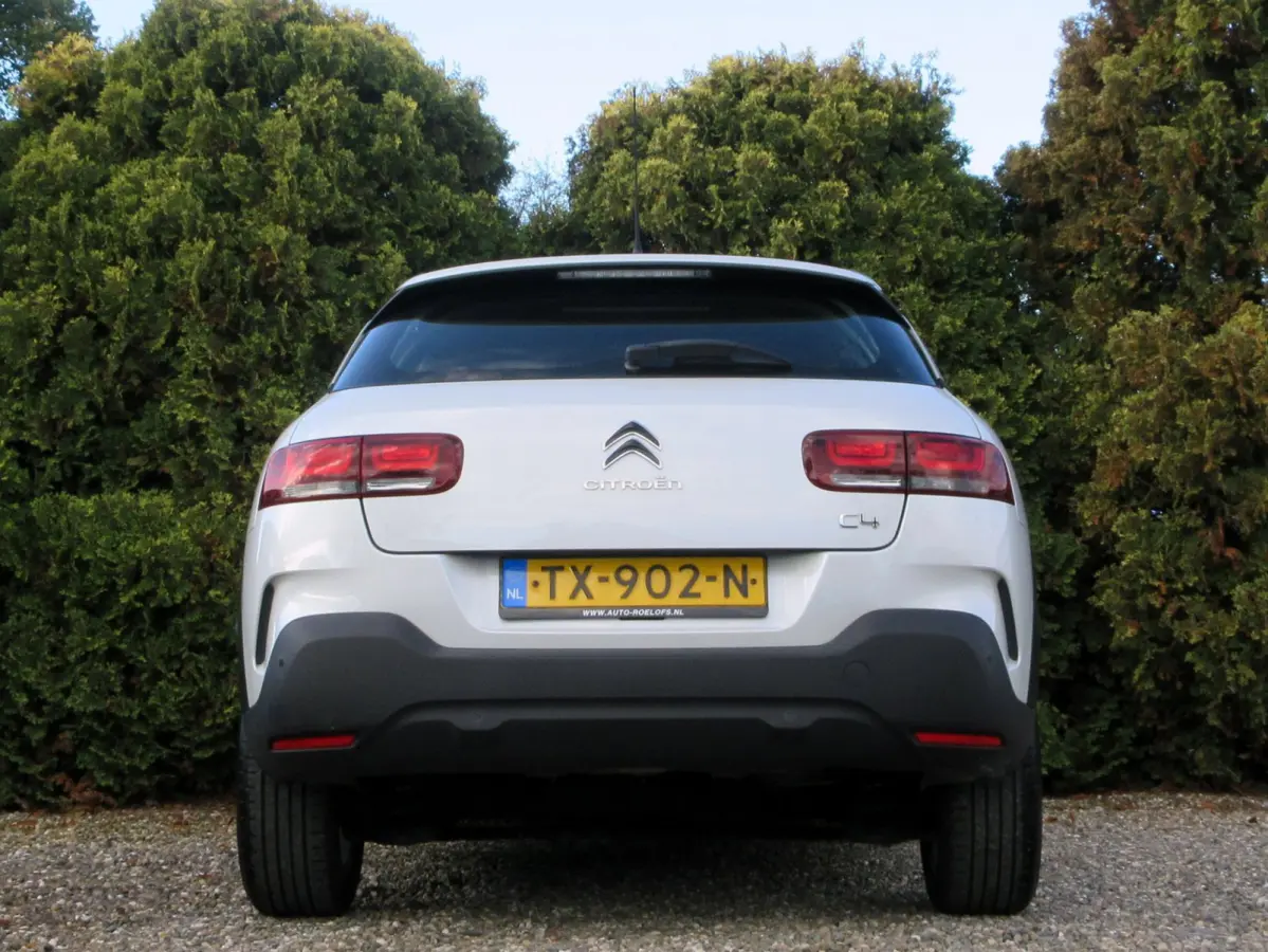 1.2 * Navigatie * Pdc * Carplay *
