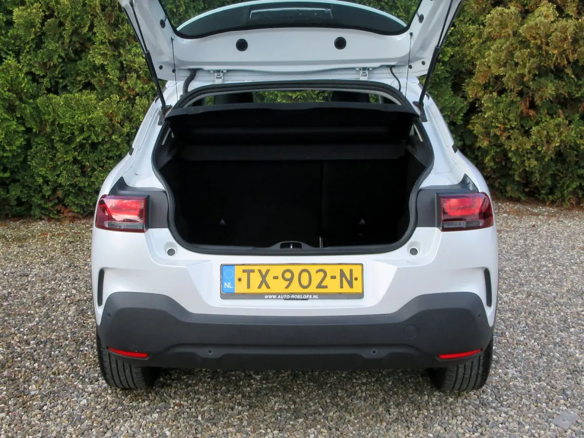 1.2 * Navigatie * Pdc * Carplay *