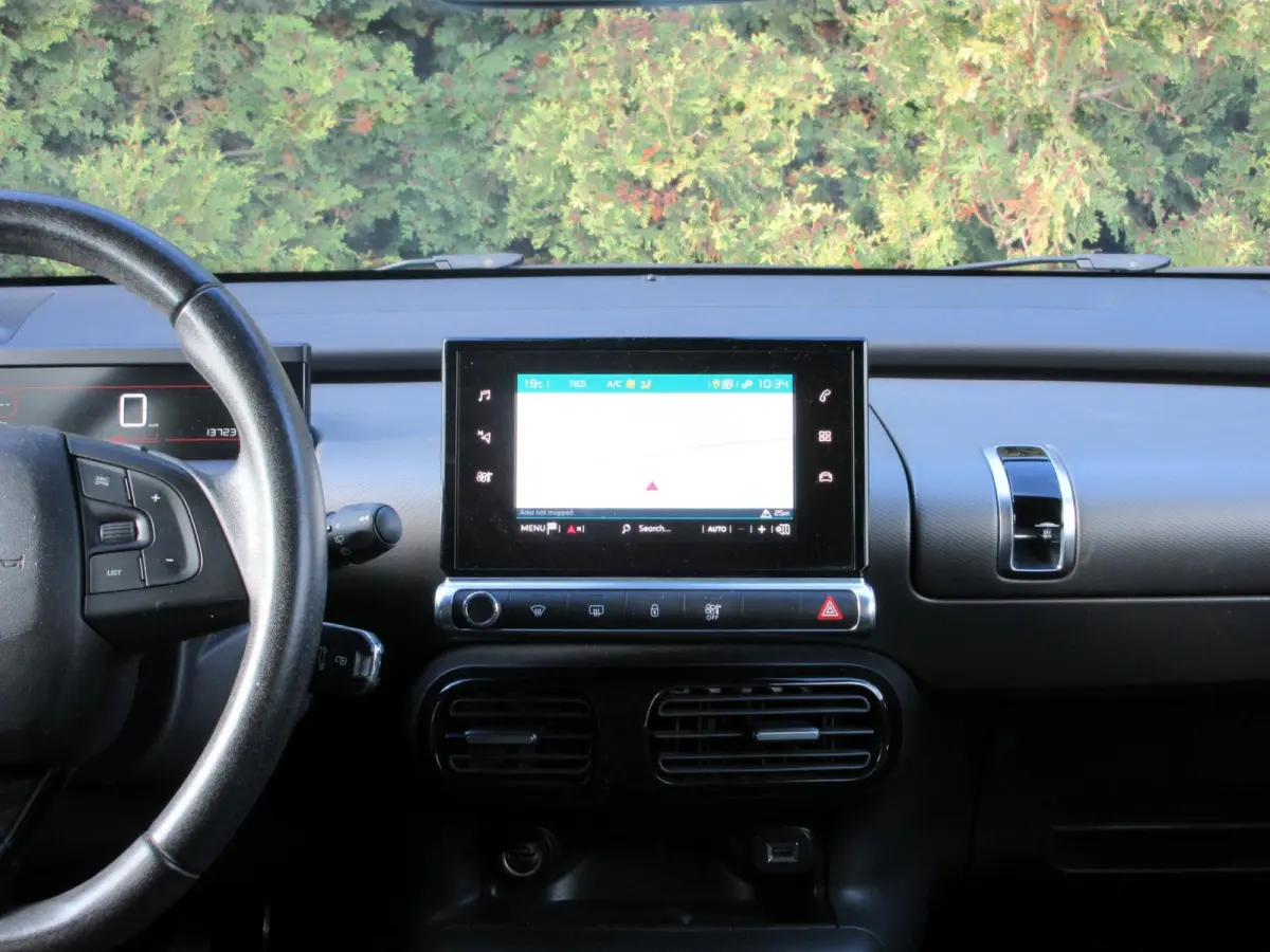 1.2 * Navigatie * Pdc * Carplay *
