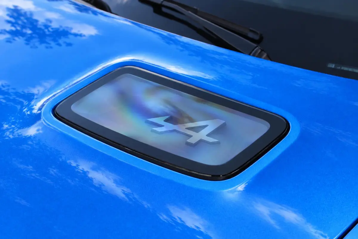 GTS 220PK 52 kWh | DEVIALET AUDIO SYSTEM | DRAADLOZE TELEFOONLADER | ELEKTRISCH VERWARMBAAR STUURWIEL | 19" LICHTMETALEN VELGEN "SNOWFLAKE" NOIR BRILLIANT | ALPINE LOGO OP ZIJSCHERMEN | BREM