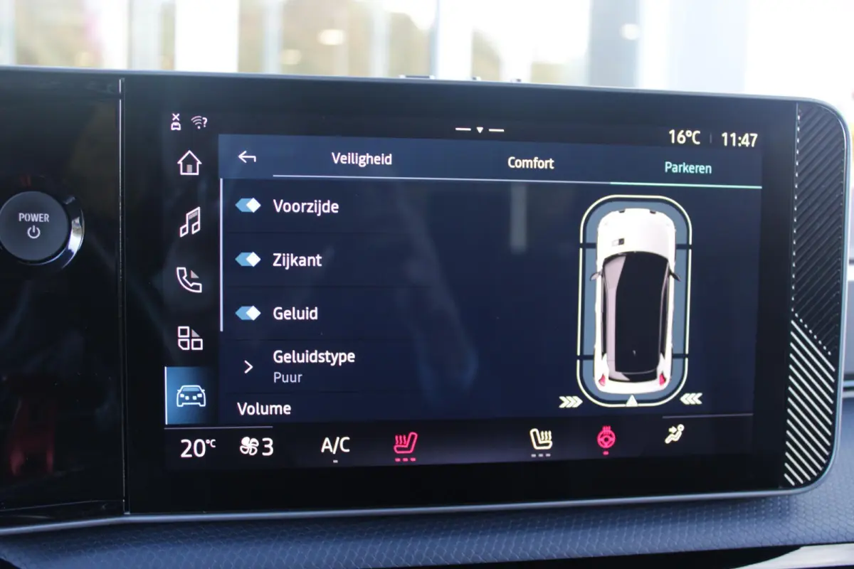 GTS 220PK 52 kWh | DEVIALET AUDIO SYSTEM | DRAADLOZE TELEFOONLADER | ELEKTRISCH VERWARMBAAR STUURWIEL | 19" LICHTMETALEN VELGEN "SNOWFLAKE" NOIR BRILLIANT | ALPINE LOGO OP ZIJSCHERMEN | BREM