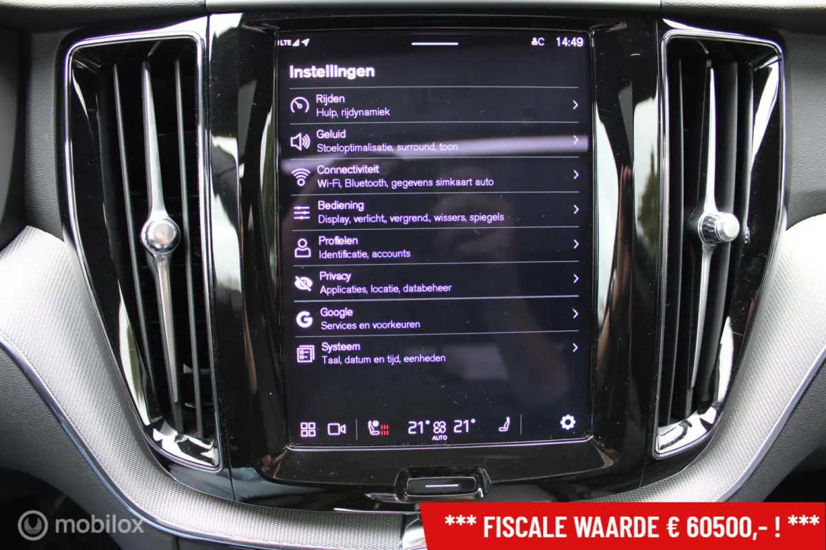 2.0 T6 Plug-in hybrid AWD Plus Black Edition, Panoramadak, 21 Inch LMV + Nieuwe banden, Stoel-stuuren achterbankverwarming, Trekhaak, Donker glas, Navi, App connect, Cruise, Clima