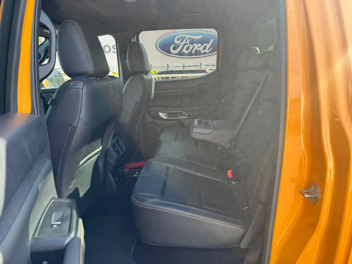 Plug in hybrid Wildtrak Double Cab 2.3 PHEV | DEMOvoertuig vraag naar beschikbaarheid | Trekhaak | Cargo Area Pack | 4-wiel aandrijving | 3500kg trekgewicht |