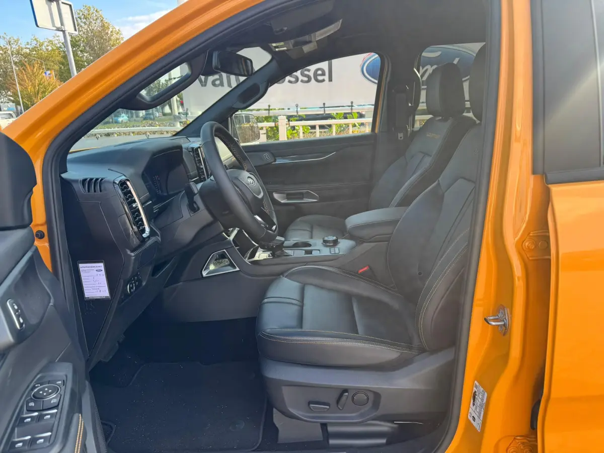 Plug in hybrid Wildtrak Double Cab 2.3 PHEV | DEMOvoertuig vraag naar beschikbaarheid | Trekhaak | Cargo Area Pack | 4-wiel aandrijving | 3500kg trekgewicht |
