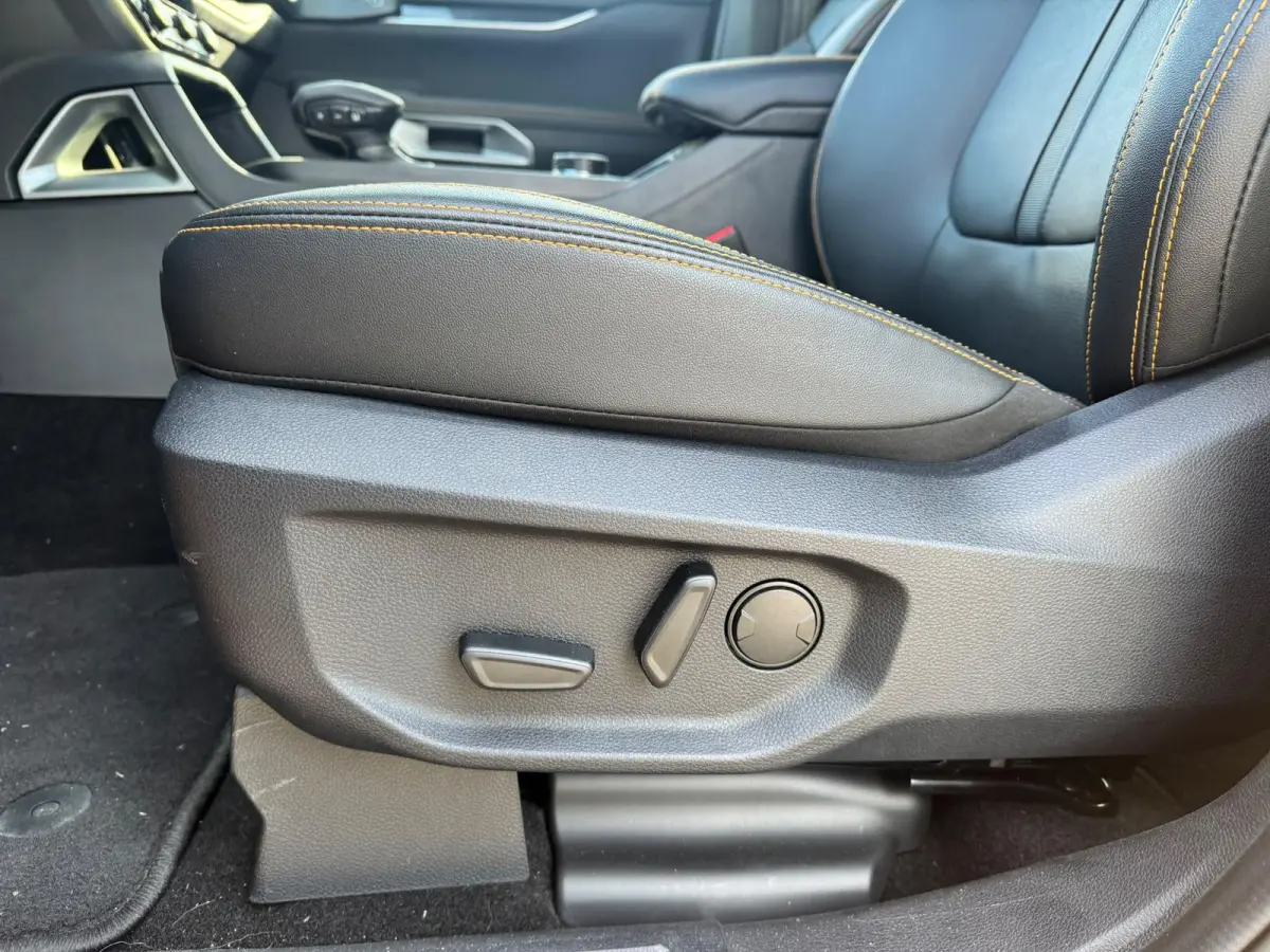 Plug in hybrid Wildtrak Double Cab 2.3 PHEV | DEMOvoertuig vraag naar beschikbaarheid | Trekhaak | Cargo Area Pack | 4-wiel aandrijving | 3500kg trekgewicht |