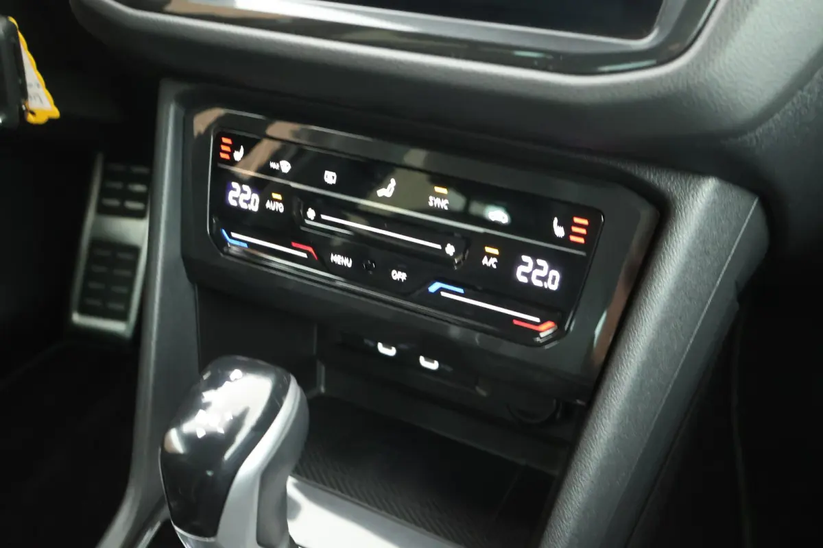 1.4 TSI 245pk eHybrid R-Line Business+ 360Camera Stoelverwarming Virtual Cockpit LED Navigatie