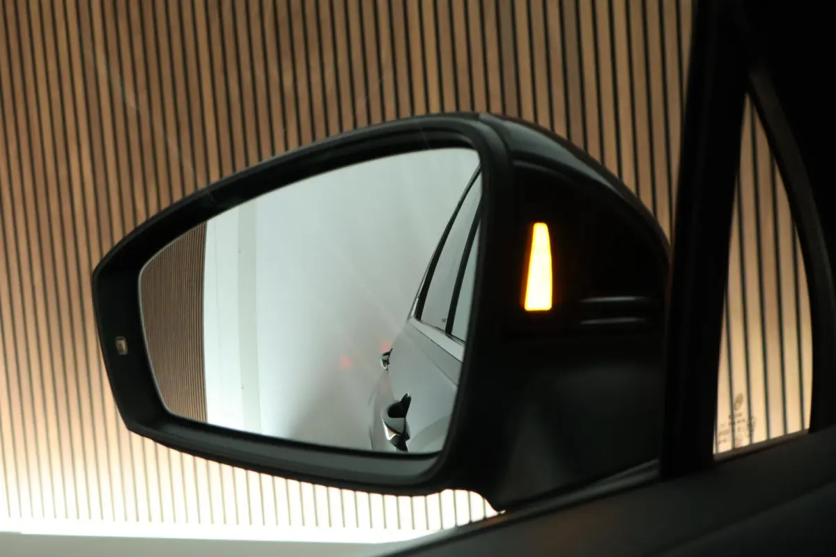 1.4 TSI 245pk eHybrid R-Line Business+ 360Camera Stoelverwarming Virtual Cockpit LED Navigatie