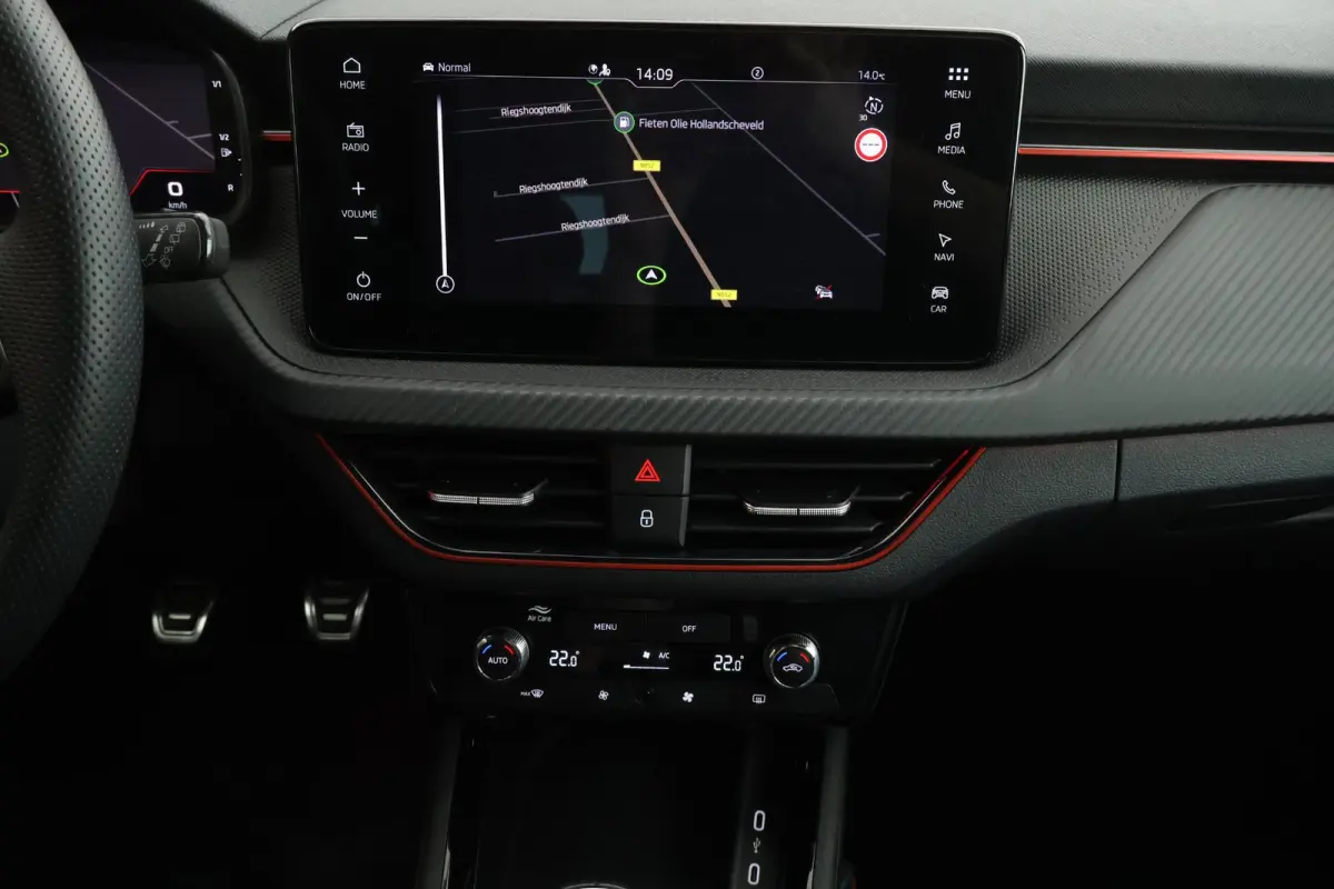 1.0 TSI 116pk Monte Carlo Panoramadak Navigatie Camera Adaptive Cruise Virtual Cockpit