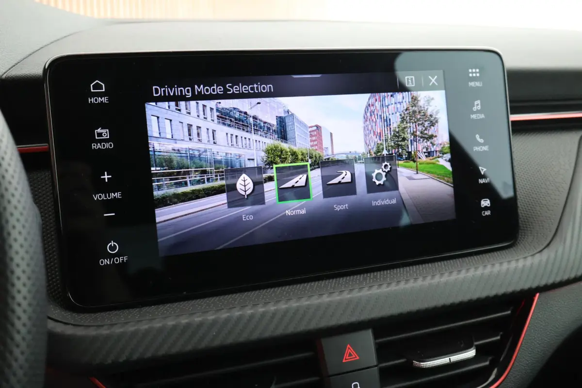 1.0 TSI 116pk Monte Carlo Panoramadak Navigatie Camera Adaptive Cruise Virtual Cockpit