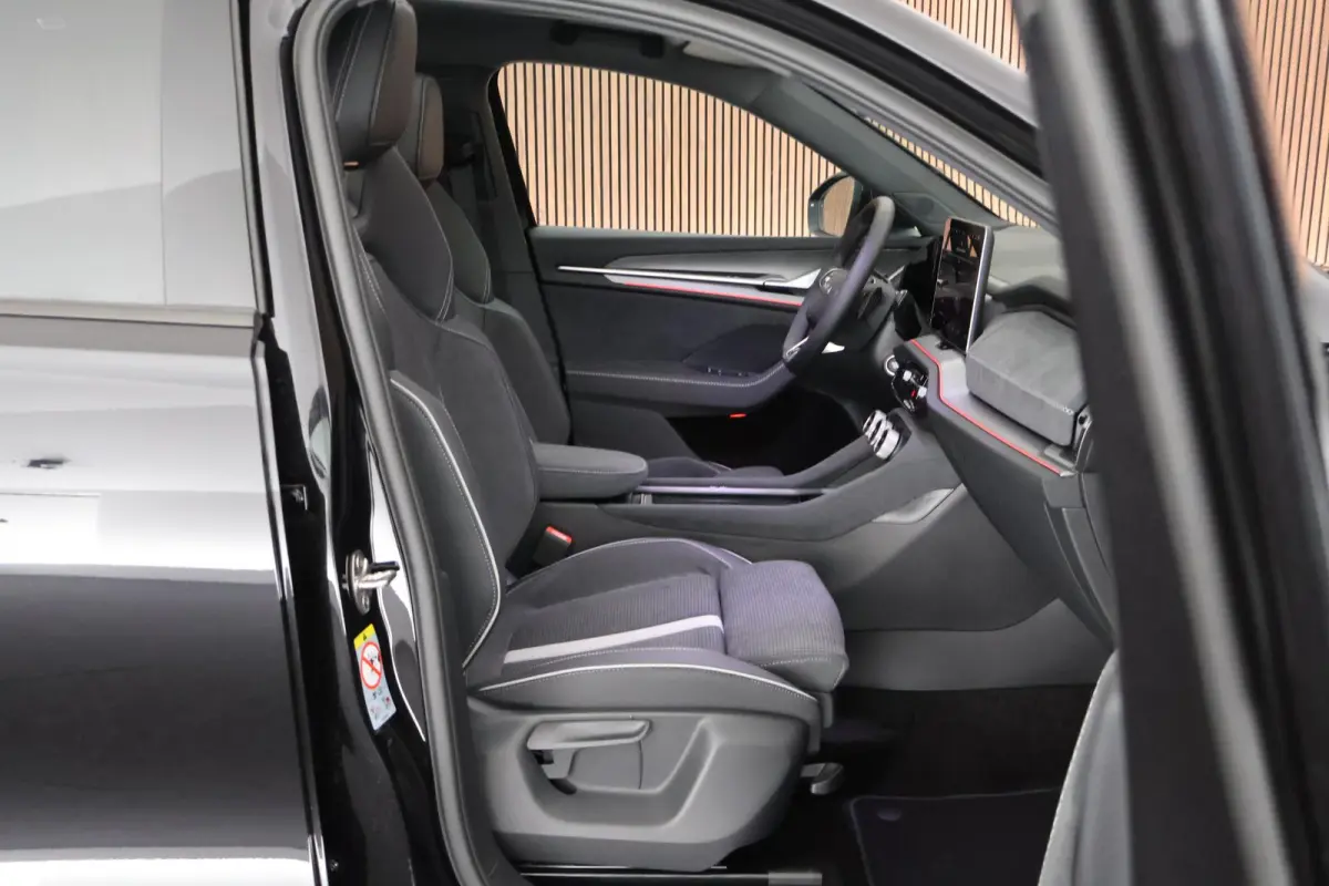 1.5 TSI 204pk PHEV Sportline Business Trekhaak Camera Keyless Memory Virtual Cockpit Navigatie