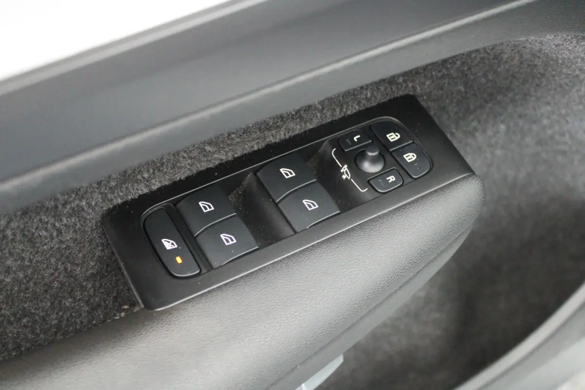 1.5 129pk Automaat T2 Core Camera Keyless Sportstoelen Stoelverwarming Navigatie