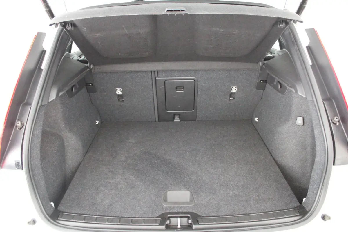 1.5 129pk Automaat T2 Core Camera Keyless Sportstoelen Stoelverwarming Navigatie