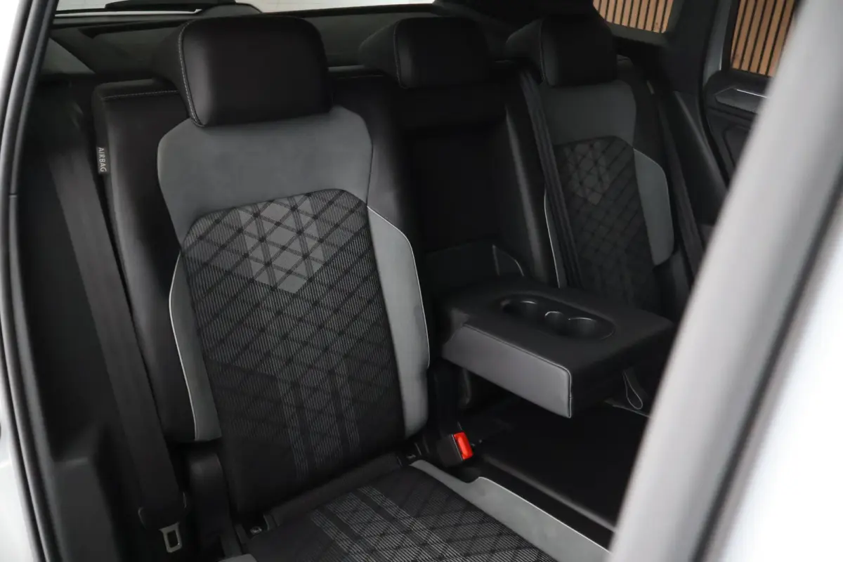 1.4 TSI 245pk eHybrid R-Line Business Trekhaak Stoelverwarming Virtual Cockpit Navigatie