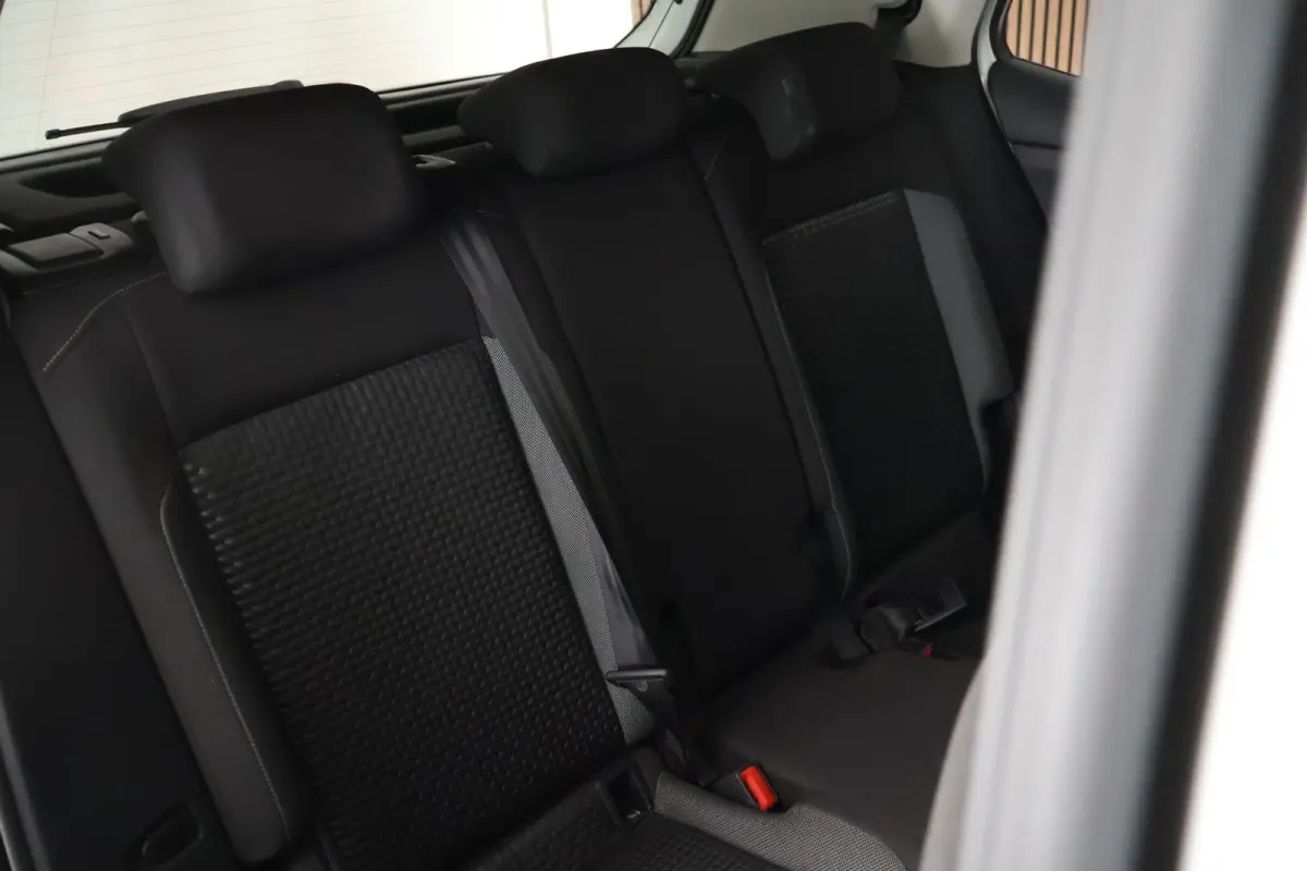 1.0 TSI 110pk DSG R-Line United Stoelverwarming LED Virtual Cockpit Navigatie