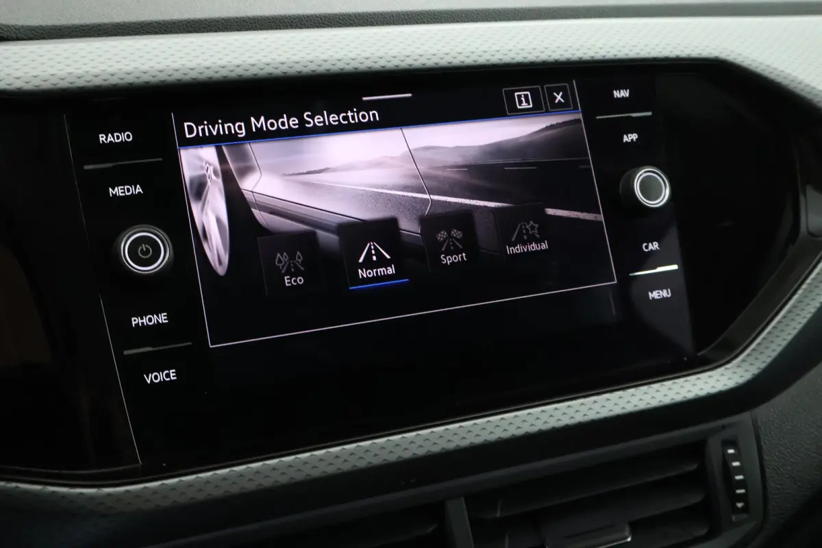 1.0 TSI 110pk DSG R-Line United Stoelverwarming LED Virtual Cockpit Navigatie