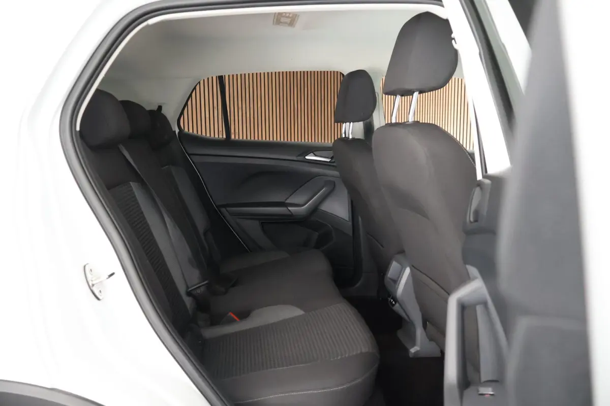 1.0 TSI 110pk DSG R-Line United Stoelverwarming LED Virtual Cockpit Navigatie