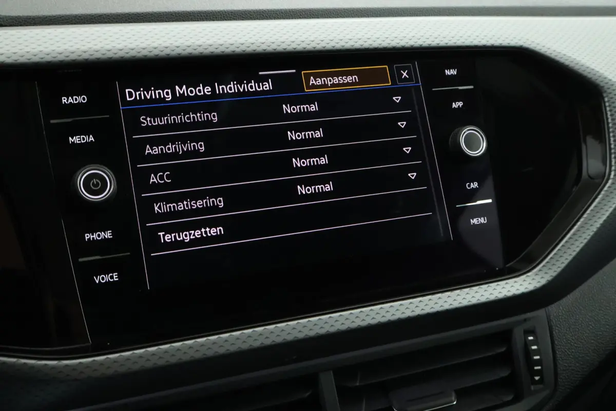 1.0 TSI 110pk DSG R-Line United Stoelverwarming LED Virtual Cockpit Navigatie