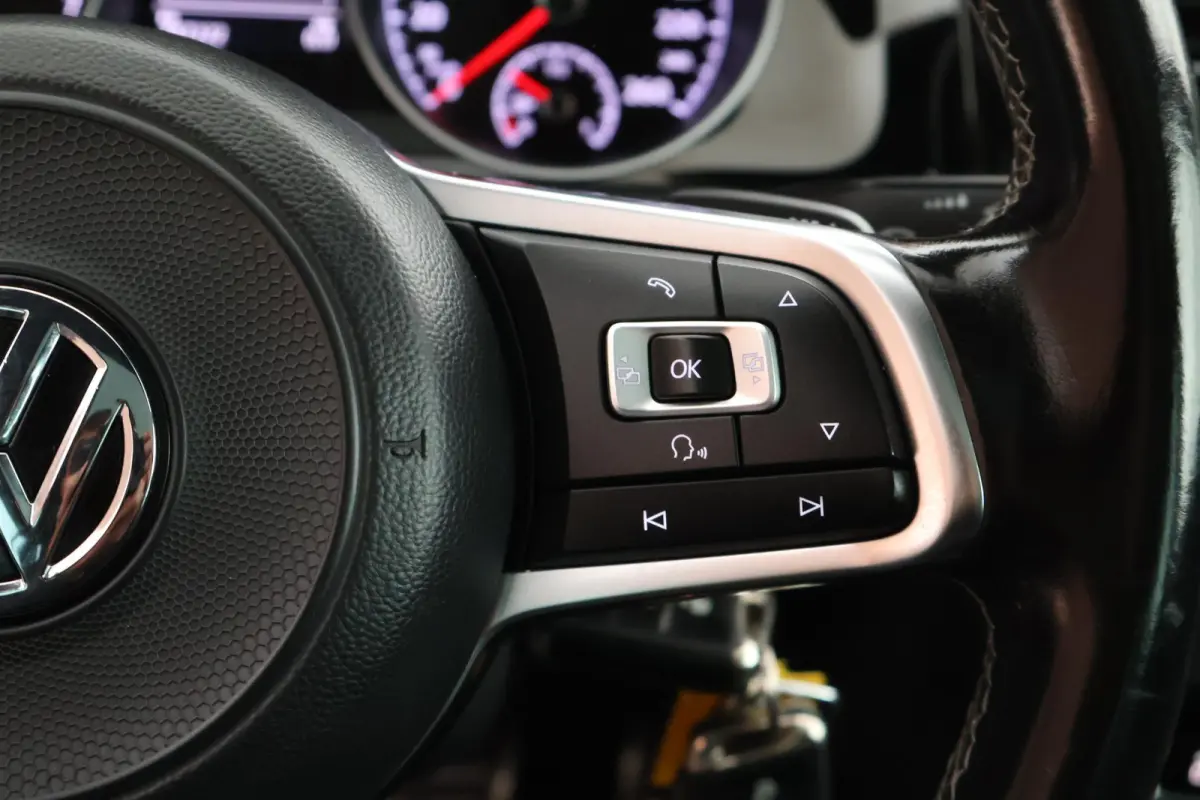 1.4 TSI 150pk DSG 2x R-Line Trekhaak Camera Dynaudio Leder Panoramadak Carplay