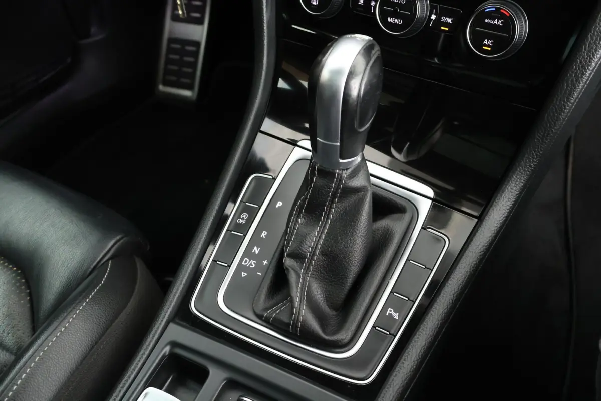 1.4 TSI 150pk DSG 2x R-Line Trekhaak Camera Dynaudio Leder Panoramadak Carplay