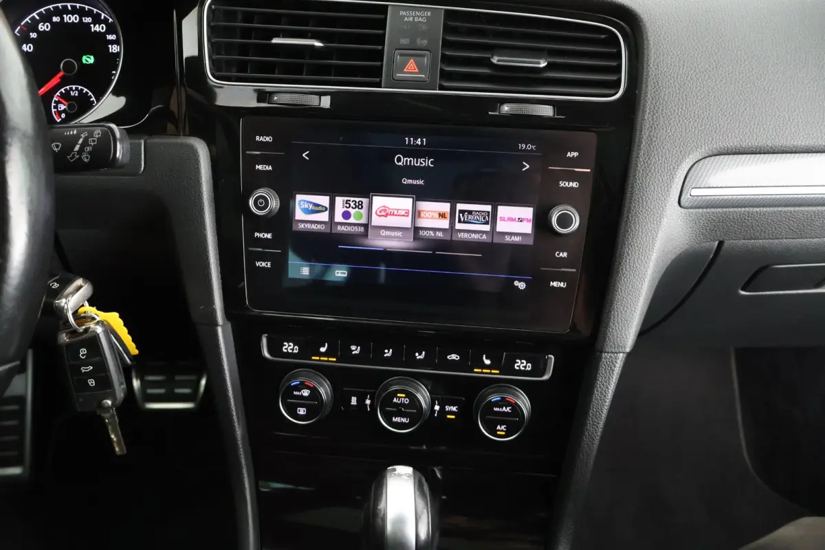 1.4 TSI 150pk DSG 2x R-Line Trekhaak Camera Dynaudio Leder Panoramadak Carplay
