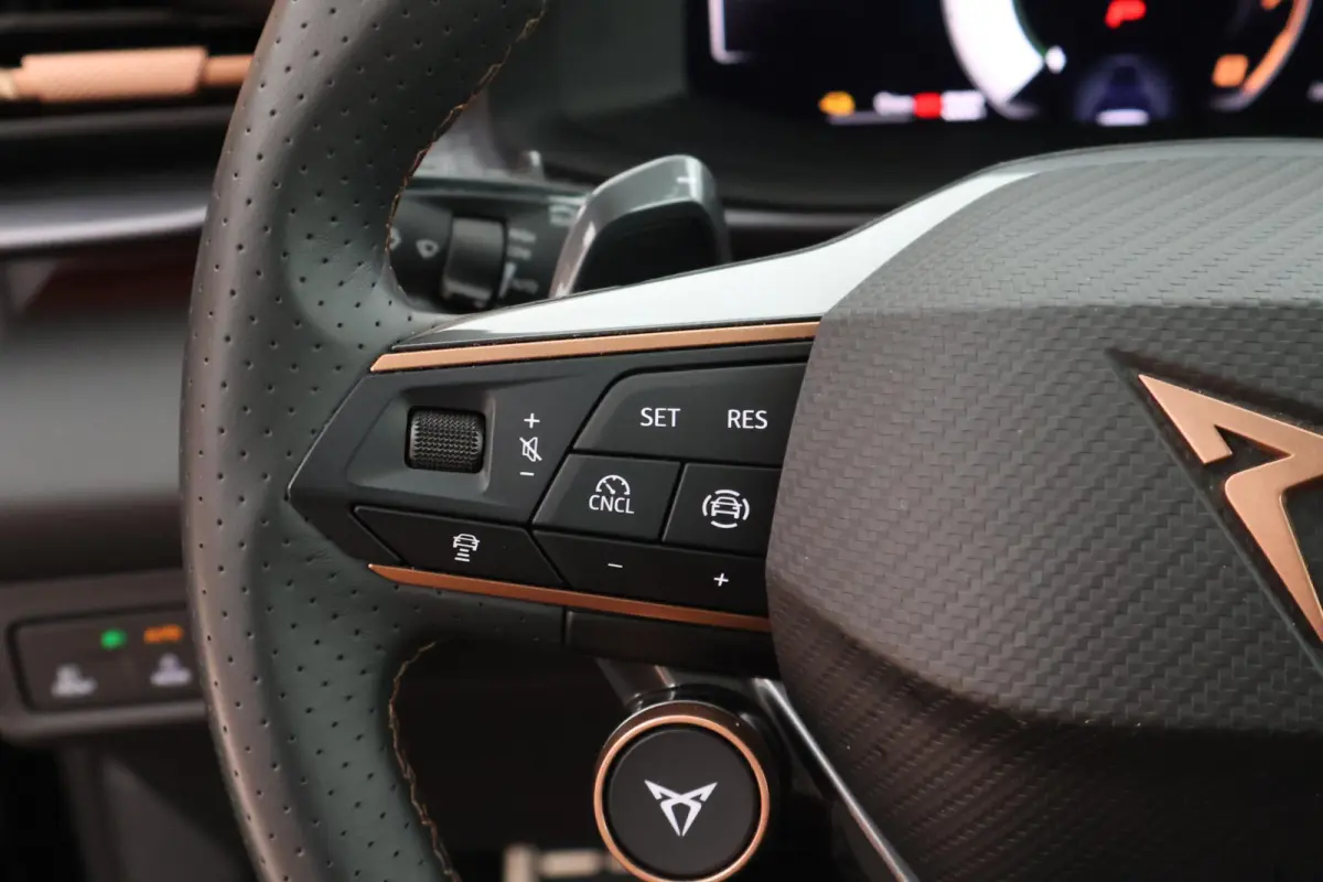 1.5 TSI e-Hybrid 272pk VZ Performance 360Camera HUD Sennheiser Memory Panoramadak Leder Keyless Navigatie
