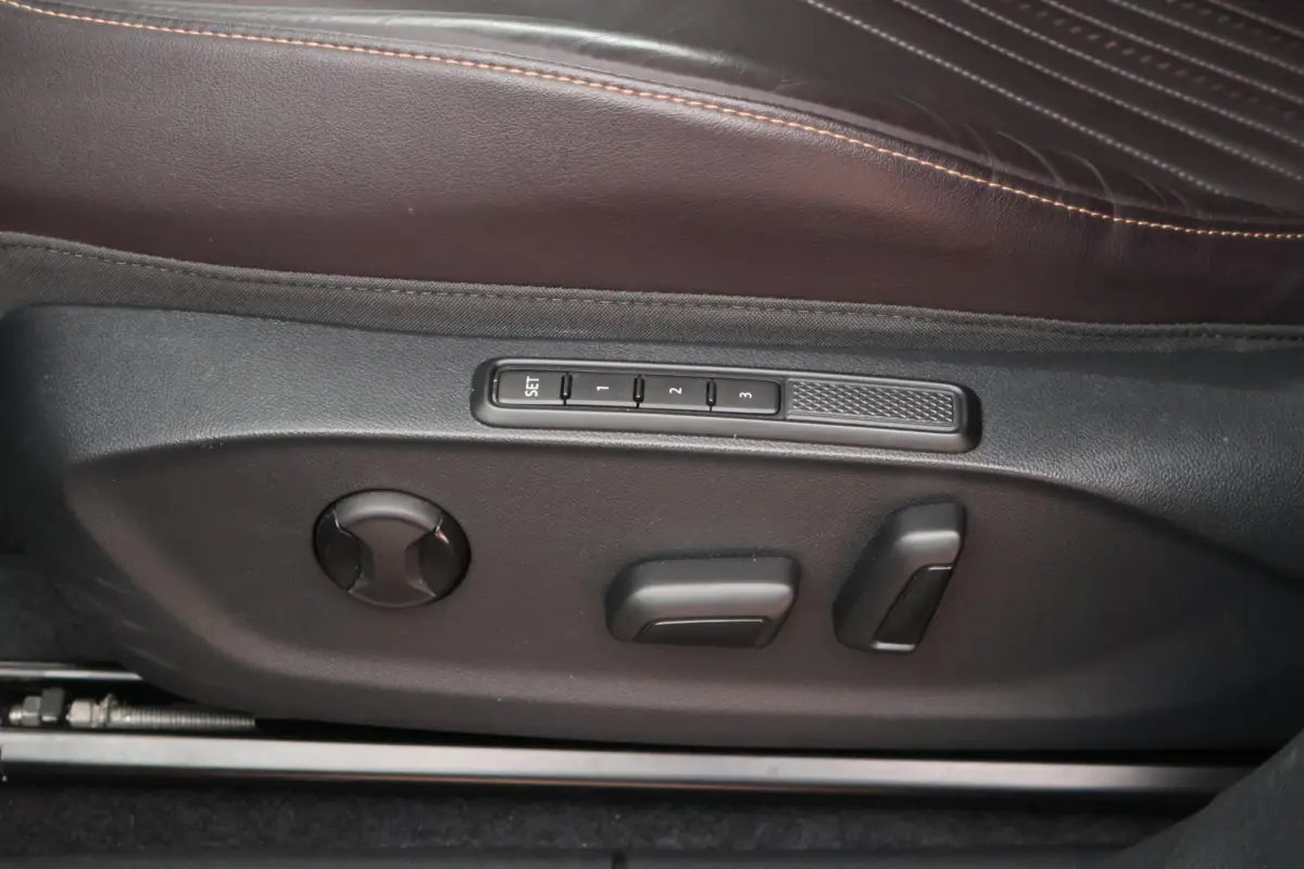 1.5 TSI e-Hybrid 272pk VZ Performance 360Camera HUD Sennheiser Memory Panoramadak Leder Keyless Navigatie