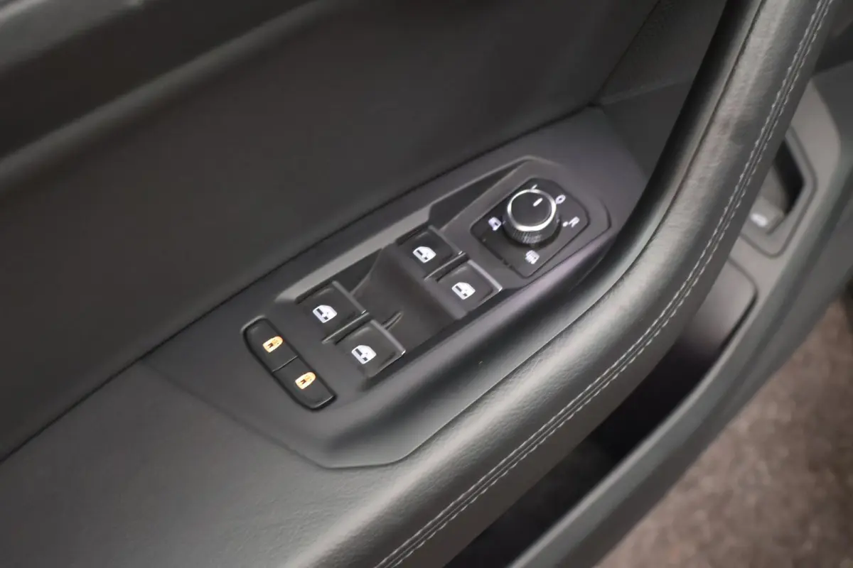 3.0 TSi eHybrid 380pk 4MOTION Elegance Stoelventilatie 360Camera Trekhaak Keyless Panoramadak Leder Virtual Cockpit Navigatie