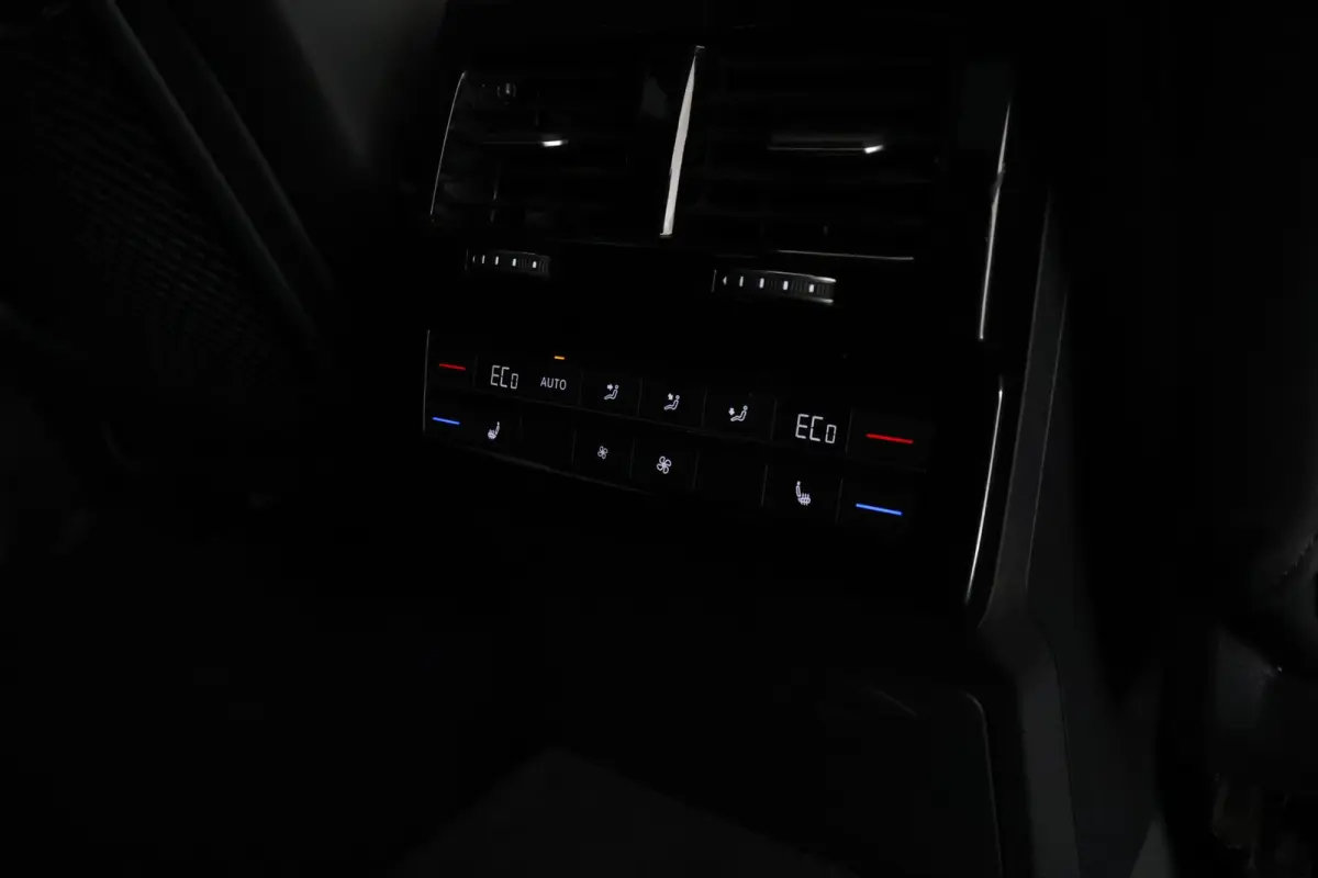 3.0 TSi eHybrid 380pk 4MOTION Elegance Stoelventilatie 360Camera Trekhaak Keyless Panoramadak Leder Virtual Cockpit Navigatie