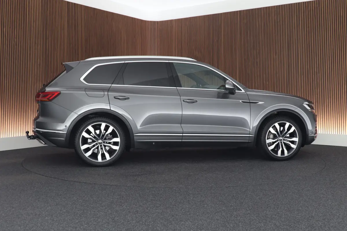 3.0 TSi eHybrid 380pk 4MOTION Elegance Stoelventilatie 360Camera Trekhaak Keyless Panoramadak Leder Virtual Cockpit Navigatie