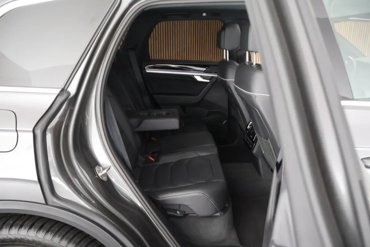 3.0 TSi eHybrid 380pk 4MOTION Elegance Stoelventilatie 360Camera Trekhaak Keyless Panoramadak Leder Virtual Cockpit Navigatie