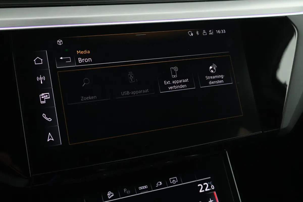 55 quattro S edition 408pk 95 kWh SOH 91% Leder Panoramadak ACC Trekhaak Camera Stoelverwarming Navigatie