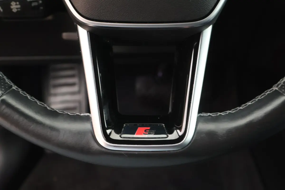 55 quattro S edition 408pk 95 kWh SOH 91% Leder Panoramadak ACC Trekhaak Camera Stoelverwarming Navigatie