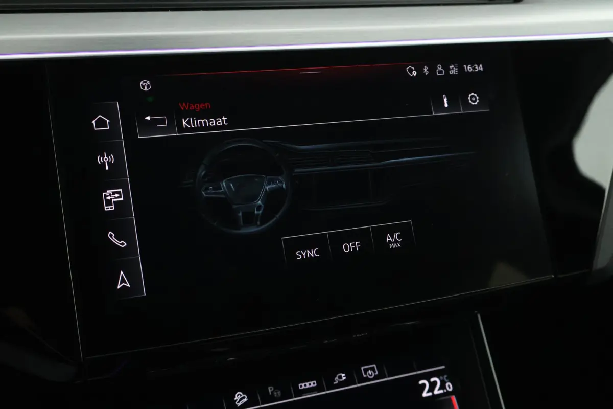 55 quattro S edition 408pk 95 kWh SOH 91% Leder Panoramadak ACC Trekhaak Camera Stoelverwarming Navigatie