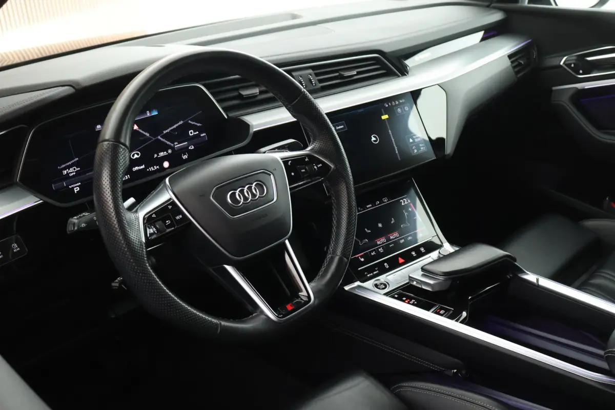 55 quattro S edition 408pk 95 kWh SOH 91% Leder Panoramadak ACC Trekhaak Camera Stoelverwarming Navigatie