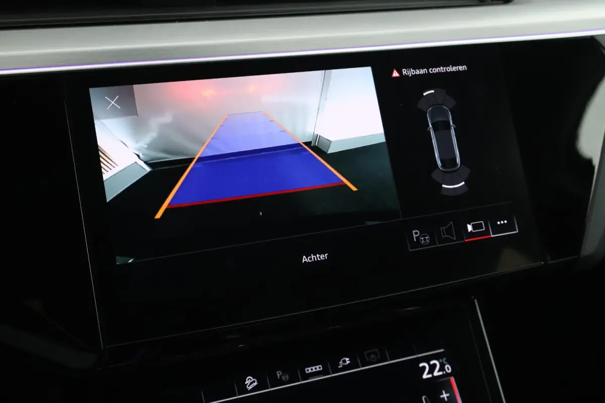 55 quattro S edition 408pk 95 kWh SOH 91% Leder Panoramadak ACC Trekhaak Camera Stoelverwarming Navigatie