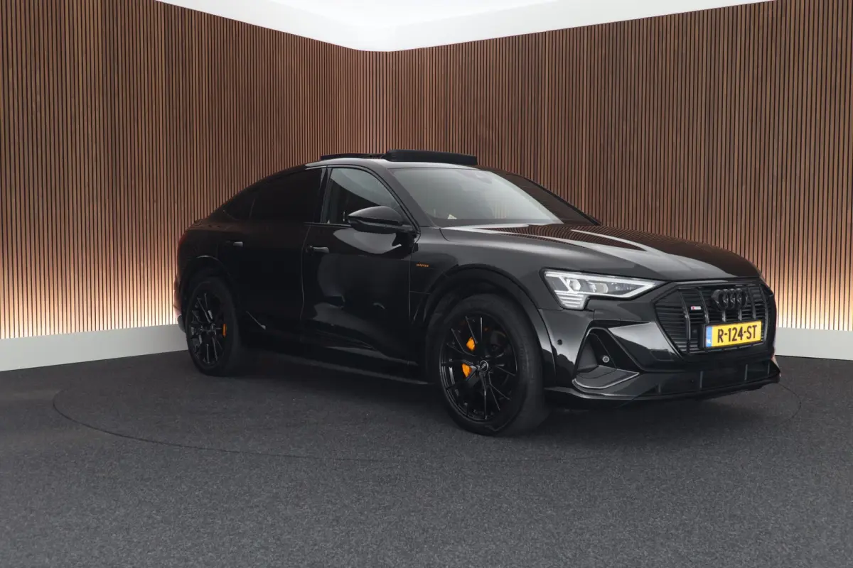 55 quattro S edition 408pk 95 kWh SOH 91% Leder Panoramadak ACC Trekhaak Camera Stoelverwarming Navigatie