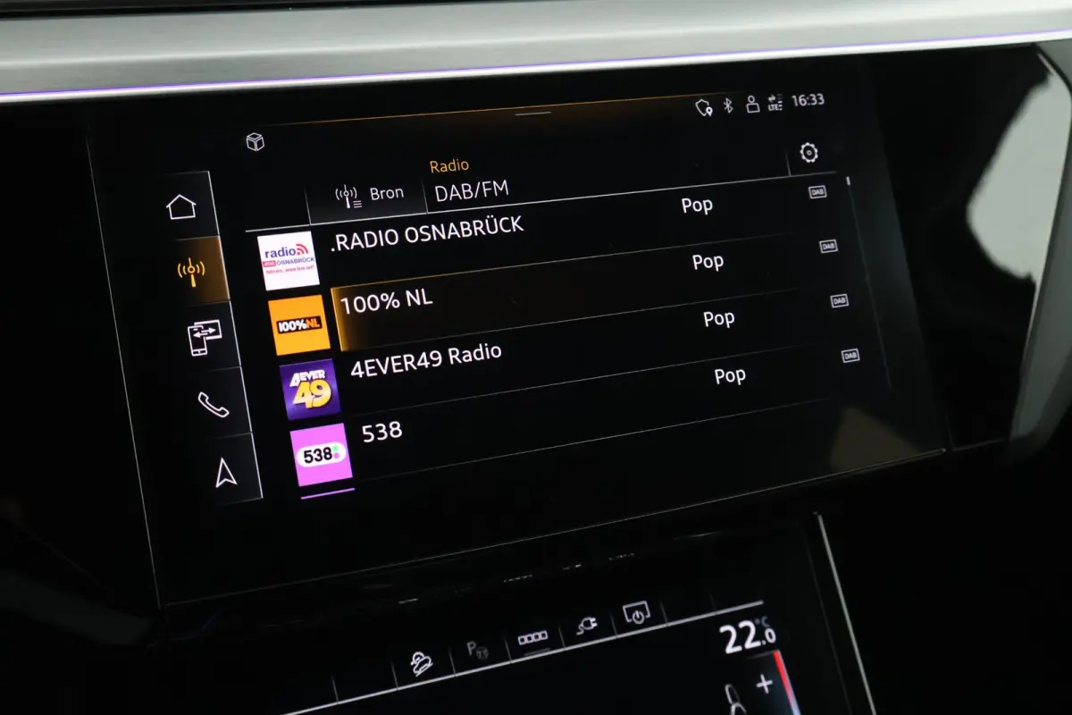 55 quattro S edition 408pk 95 kWh SOH 91% Leder Panoramadak ACC Trekhaak Camera Stoelverwarming Navigatie