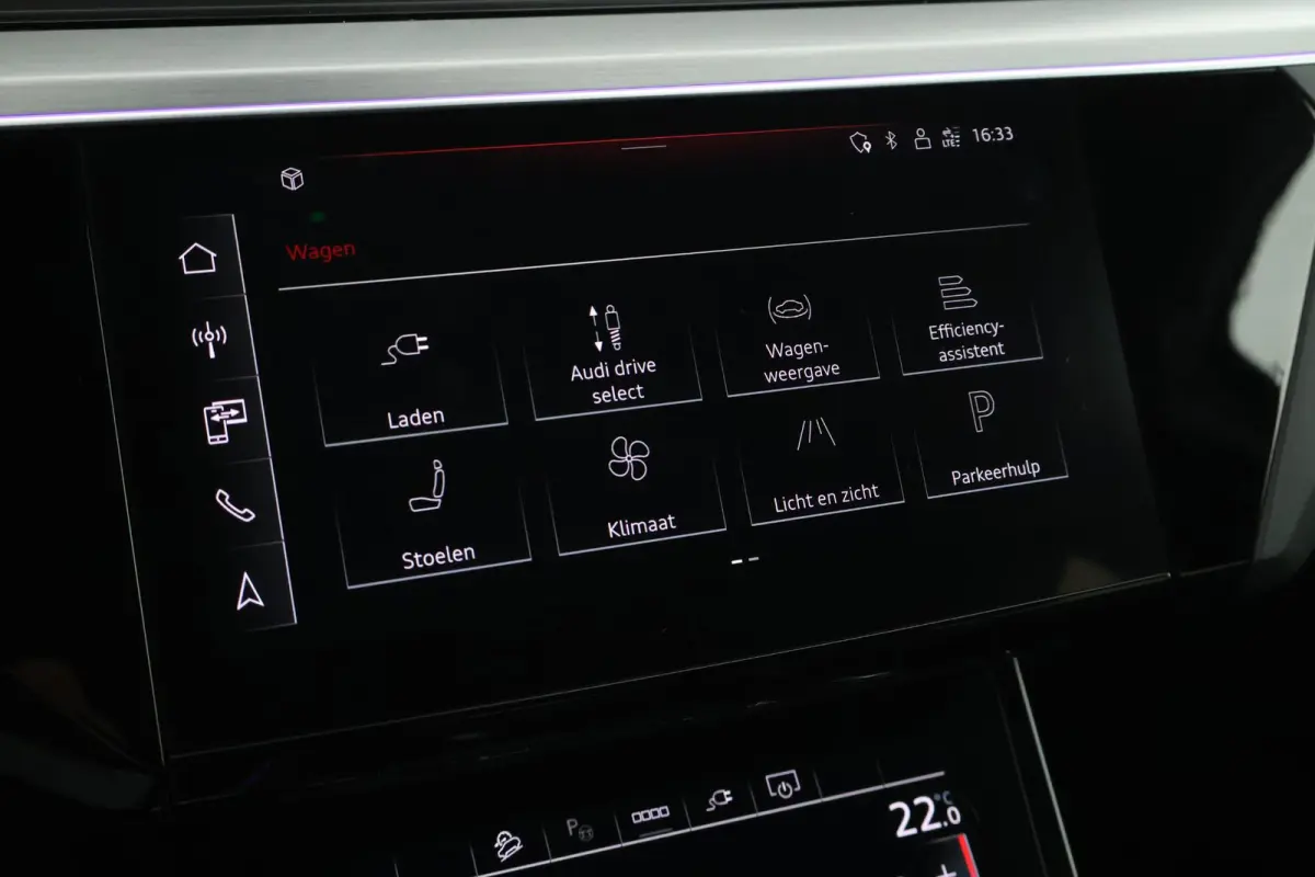 55 quattro S edition 408pk 95 kWh SOH 91% Leder Panoramadak ACC Trekhaak Camera Stoelverwarming Navigatie