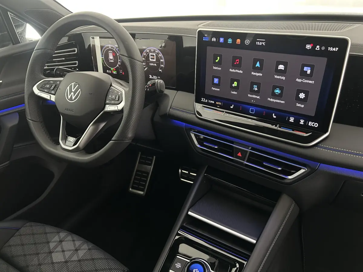 1.5 272pk eHybrid R-Line Edition Trekhaak Camera Keyless Massage Virtual Cockpit Panoramadak Carplay