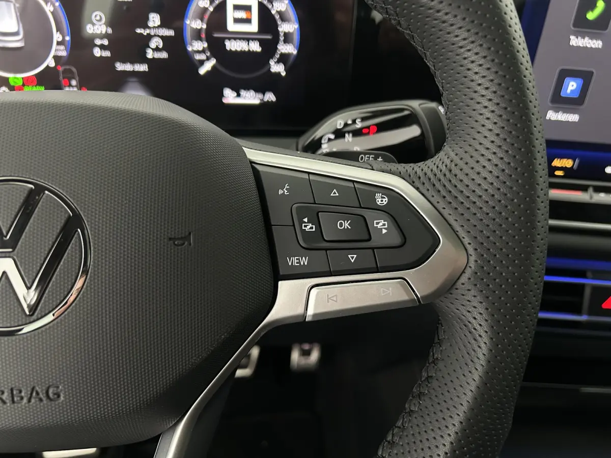 1.5 272pk eHybrid R-Line Edition Trekhaak Camera Keyless Massage Virtual Cockpit Panoramadak Carplay