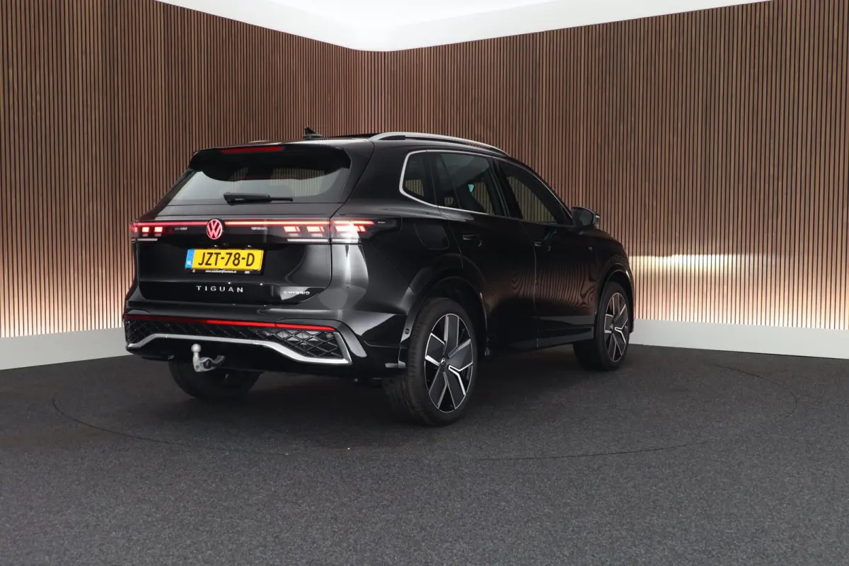 1.5 272pk eHybrid R-Line Edition Trekhaak Camera Keyless Massage Virtual Cockpit Panoramadak Carplay