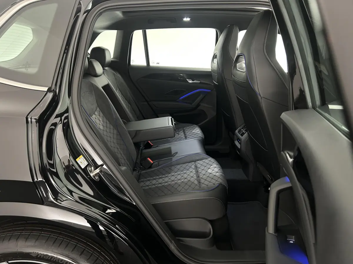 1.5 272pk eHybrid R-Line Edition Trekhaak Camera Keyless Massage Virtual Cockpit Panoramadak Carplay