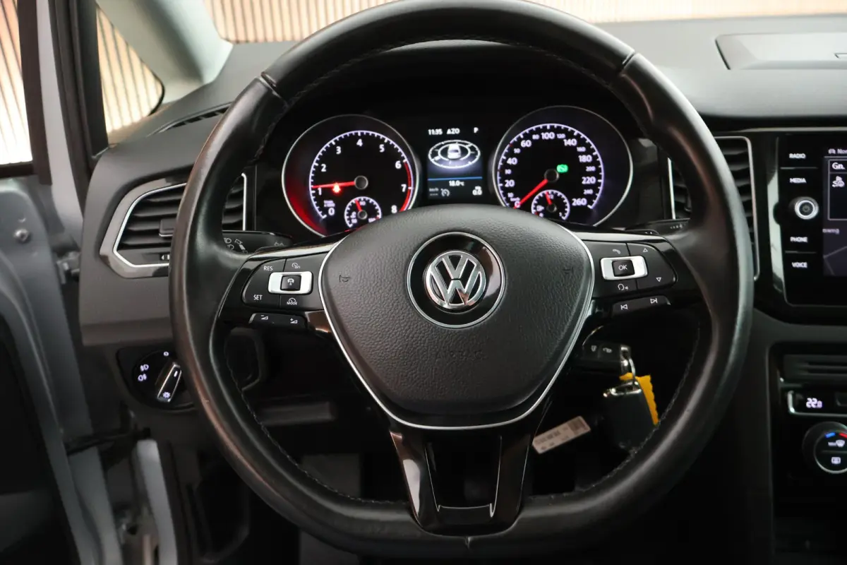 1.5 TSI ACT 130pk DSG Highline Trekhaak Camera LED Navigatie