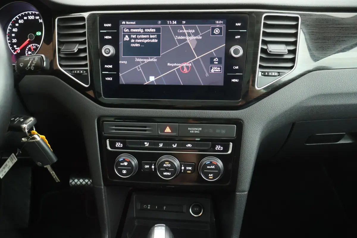 1.5 TSI ACT 130pk DSG Highline Trekhaak Camera LED Navigatie