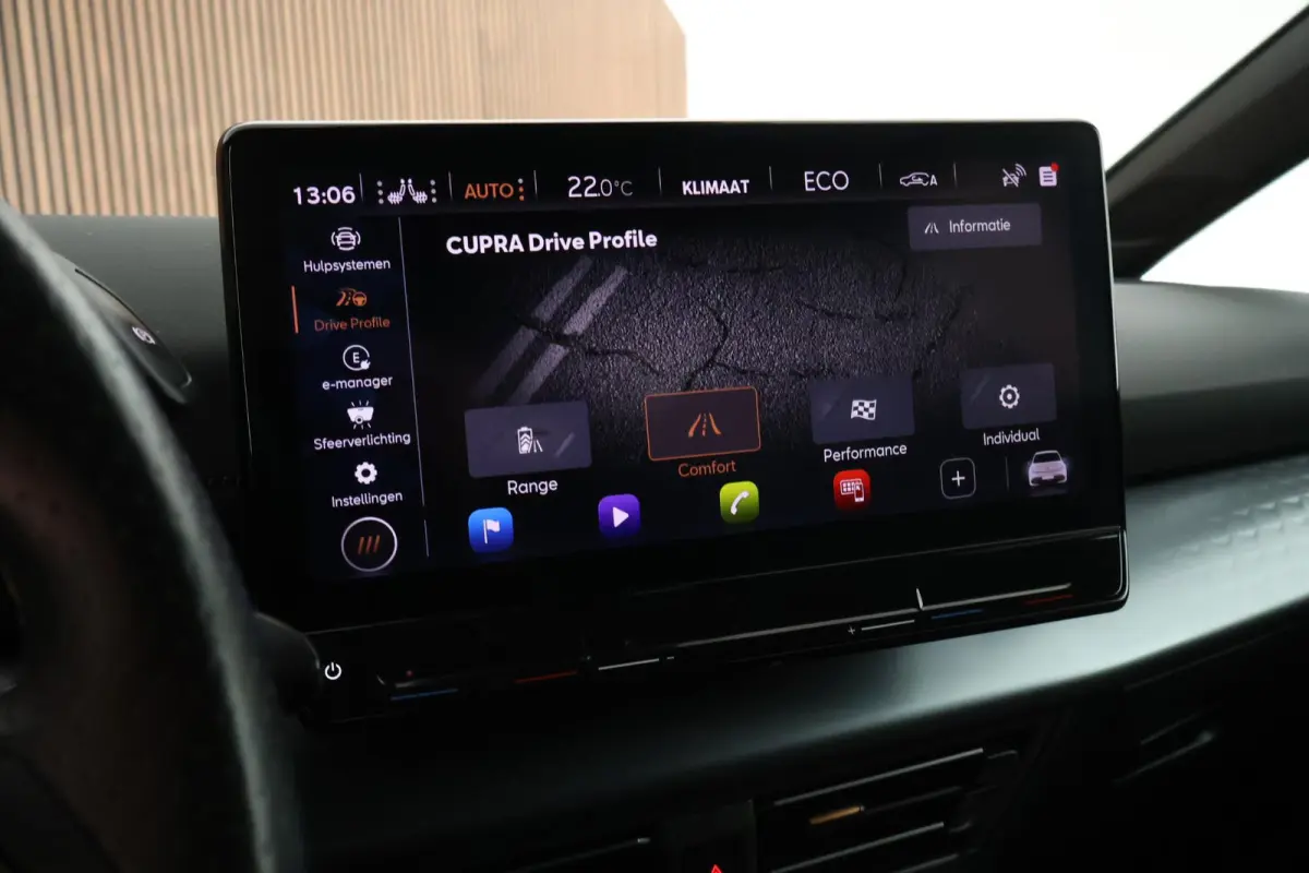 Performance One 204pk 62 kWh SOH 91% Keyless Stoelverwarming Camera Navigatie ACC