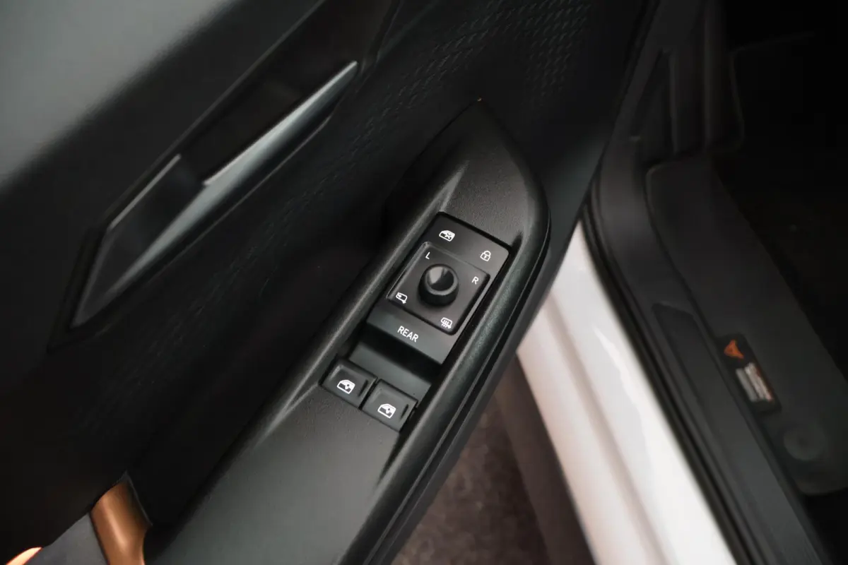 Performance One 204pk 62 kWh SOH 91% Keyless Stoelverwarming Camera Navigatie ACC