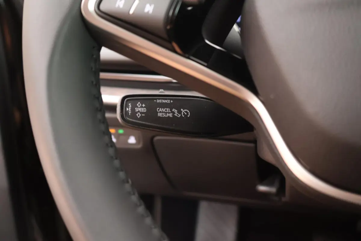 1.5 TSI 204pk PHEV Laurin&Klement HUD Keyless Canron Leder Virtual Cockpit Keyless Navigatie