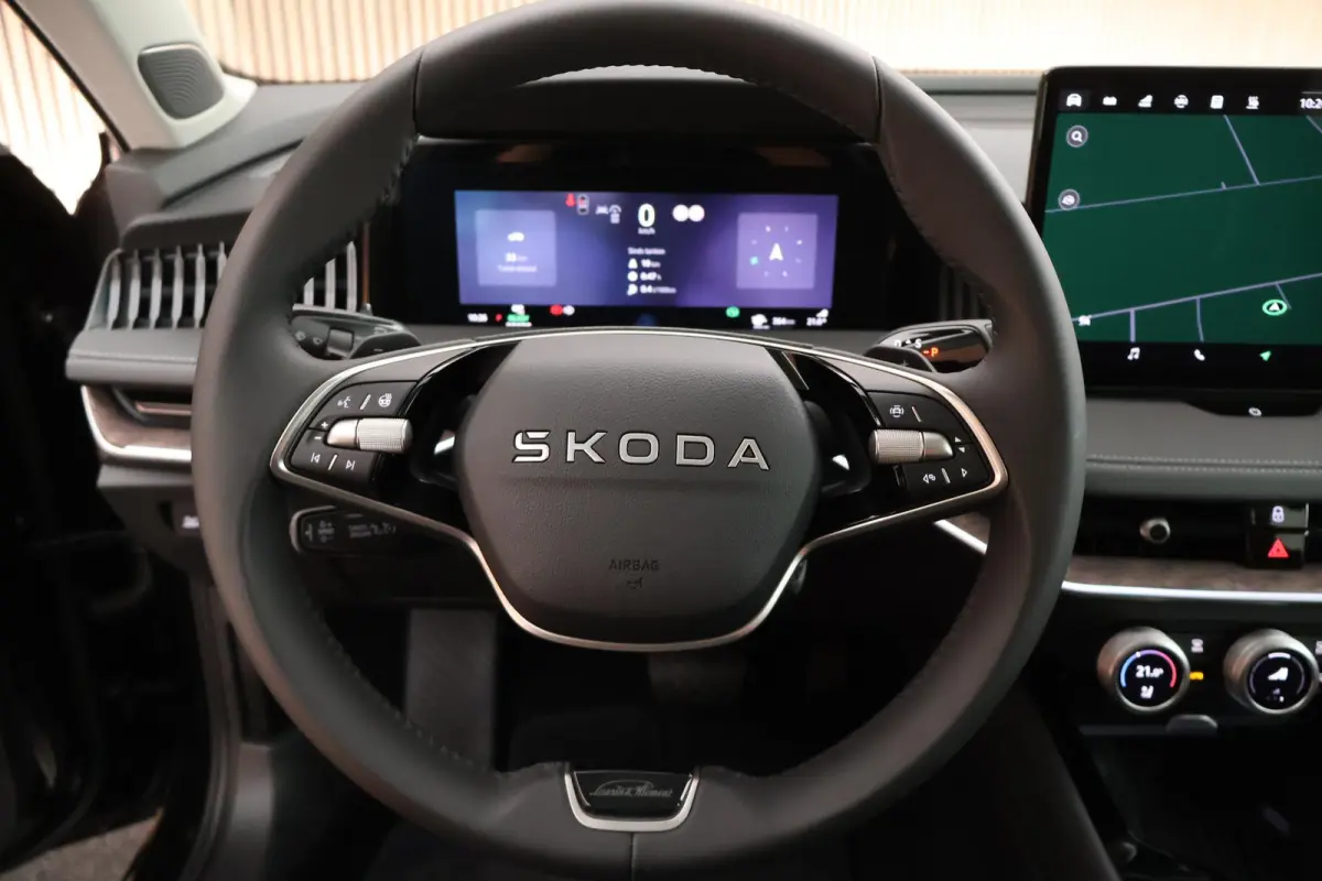 1.5 TSI 204pk PHEV Laurin&Klement HUD Keyless Canron Leder Virtual Cockpit Keyless Navigatie